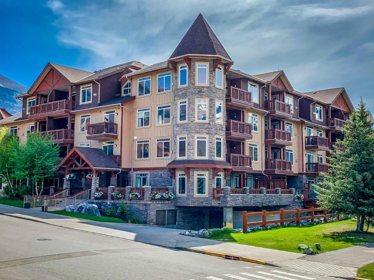 Inviting Rocky Mountain Hot Tub In Top Rated Condo Managed By Little Sister Getaways Canmore Exterior photo