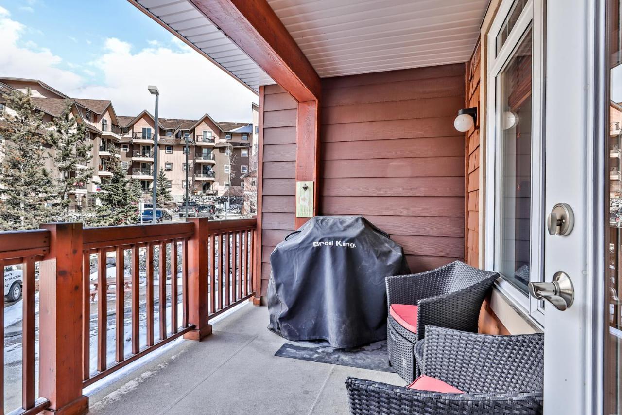 Inviting Rocky Mountain Hot Tub In Top Rated Condo Managed By Little Sister Getaways Canmore Exterior photo