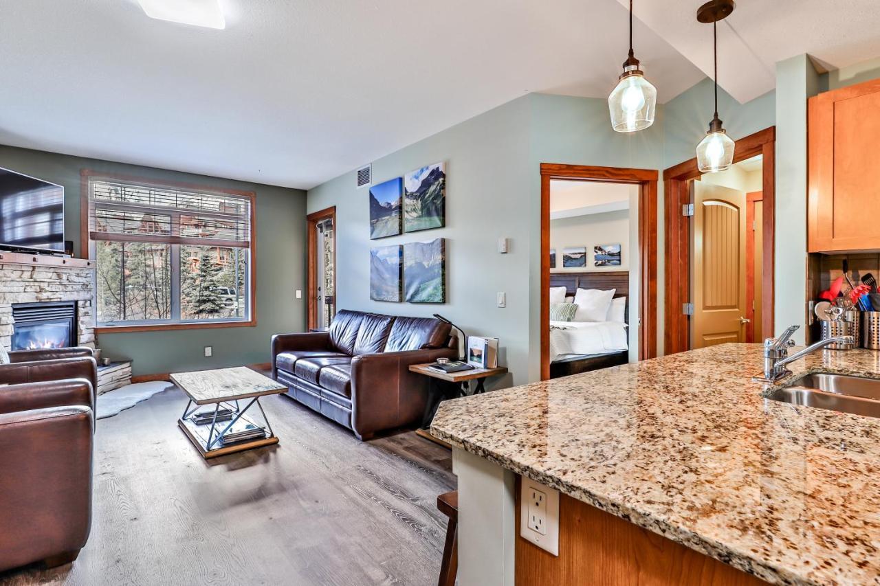 Inviting Rocky Mountain Hot Tub In Top Rated Condo Managed By Little Sister Getaways Canmore Exterior photo
